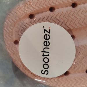 Sootheez slipper/sandals